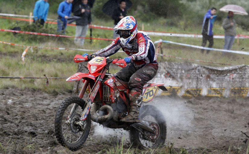 Enduro VM förarna i stenhård kamp mot naturen i Portugal